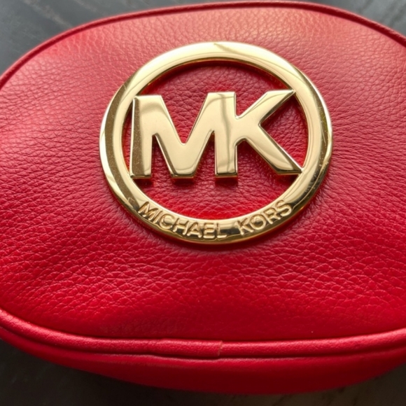Michael Kors Red Fulton Leather Pouch - Picture 2 of 8